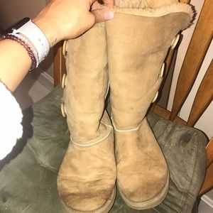 Bailey button up uggs sand